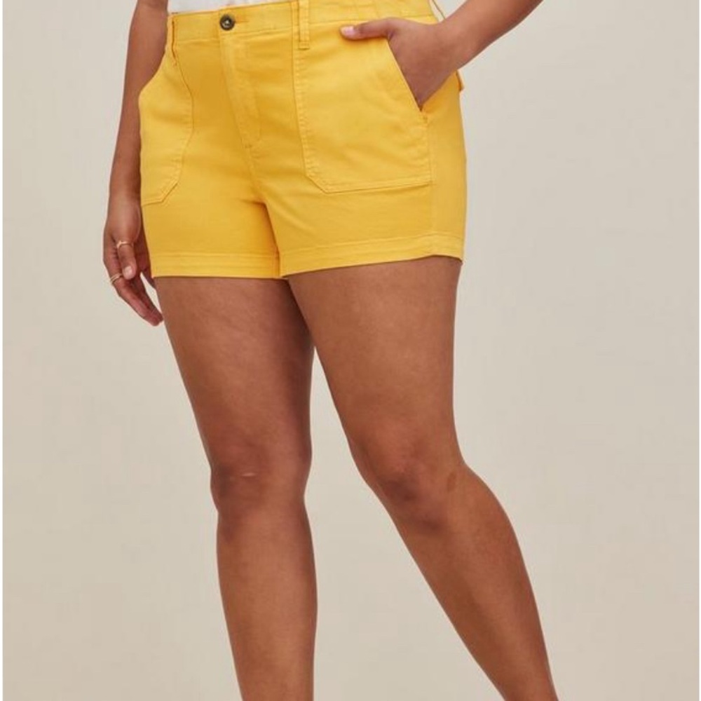NWT Torrid Comfort Flex High Rise 3.5" Twill Chino Mustard Yellow Shorts Sz 28 - Picture 3 of 8
